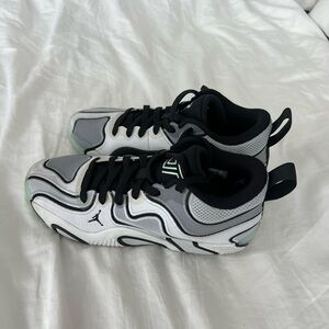 Jordan Women's Sneakers in Black, White, and Gray